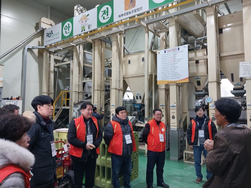 연수구 청학동 주민자치회는 지난 7일 인제읍 주민자치회와 하추리 산촌마을을 방문해 상호 발전과 교류 협력을 논의하는 시간을 가졌다